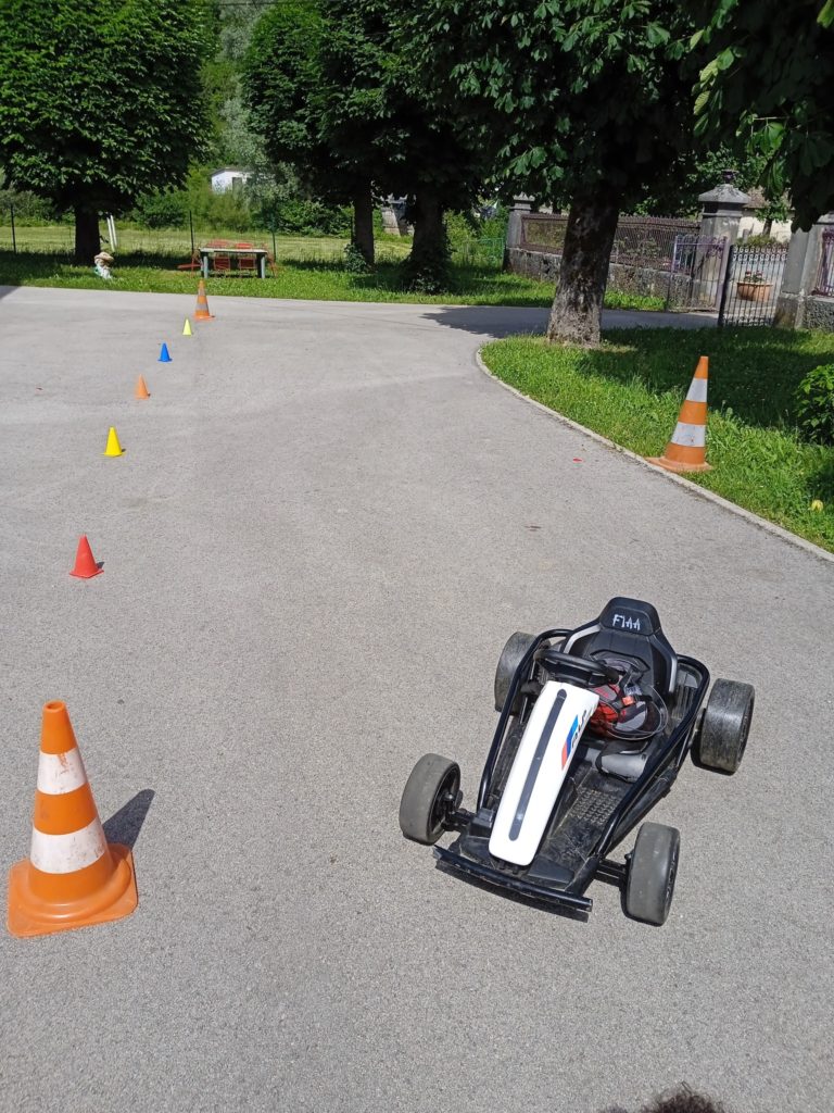 Karting enfant pour apprendre à piloter et maîtrise le drif