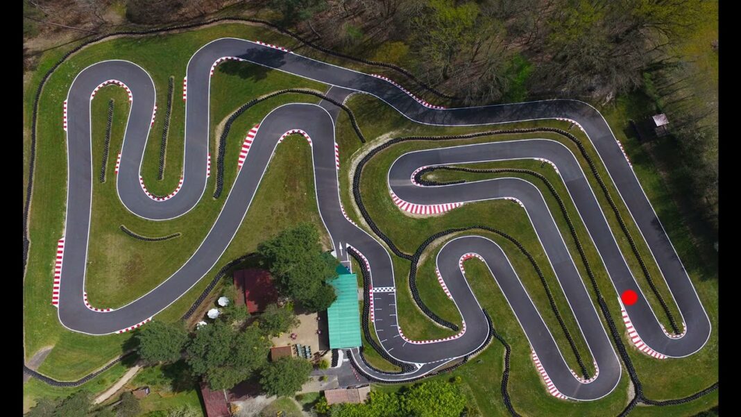 Garden Karting Piste Technique Dans Un Environnement Naturel garden-karting-piste-technique-dans-un-environnement-naturel