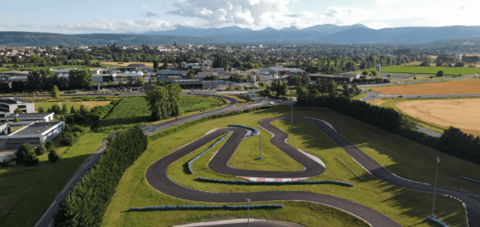 Circuit_Sarron Circuit Sarron : Circuit de kart en Auvergne