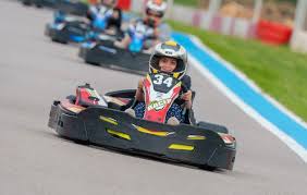 Karting St-Cyprien : Fun, accessible et parfait entre amis ou en famille 😄