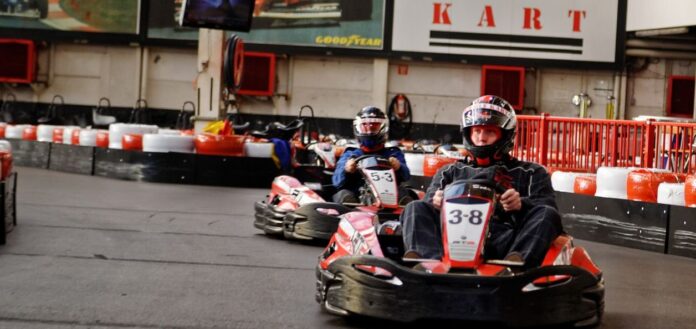 Brussels Kart : Karting Indoor pour Tous les Âges